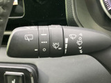 雨天時でもクリアな視界を確保できるワイパーレバーです。操作も簡単で、安全な運転をサポートします。さまざまな設定が可能です。