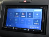 ナビゲーションはパイオニアメモリーナビ(AVIC-RZ711)を装着しております。AM、FM、CD、DVD再生、Bluetooth、音楽録音再生、フルセグTVがご使用いただけます。