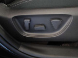 パワーシート搭載。微妙な調整が手軽にでき、ピッタリのポジションで運転することが可能です。