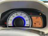 視認性の高いメーター類が、運転に必要な情報を的確にドライバーに伝えます。走行距離も確認でき、車両の状態を把握できます。