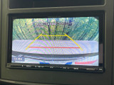 【バックカメラ】駐車時に後方がリアルタイム映像で確認できます。大型商業施設や立体駐車場での駐車時や、夜間のバック時に大活躍!運転スキルに関わらず、今や必須となった装備のひとつです!