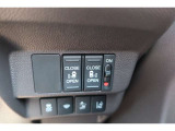 運転席に居ながら両側パワースライドドアの開閉ができます!