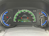 視認性の高いメーター類が、運転に必要な情報を分かりやすく伝えます。運転席を洗練された空間に演出します。