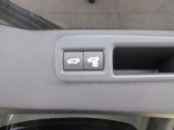 スイッチひとつで電動開閉できるパワーリヤゲート♪荷物などで手がふさがっている時や離れた場所からでも、スマートにカーゴルームにアクセスできます!!