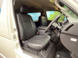 運転席シート廻りは使用感も少なく、良好な状態となっています。丁寧に使われていたことがよくわかりますね。