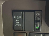 【パワースライドドア】スマートキーや運転席のスイッチでスライドドアの開閉が可能♪電動だから力を入れてドアを開ける必要が無く、小さいお子様でも、重い荷物を持っている時もラクに開け閉めできます♪