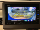 バックモニター付きで、車庫入れやバック時の後方確認をサポート。