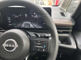 プロパイロット(同一車線運転支援)アクセル・ブレーキ・ステアリング操作をクルマがサポート。高速道路などで、ドライバーの負担を軽減します。
