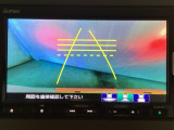 バックでの車庫入れも安心です! リアカメラが付いているバックモニター付のナビを装備しております。操作線もついており距離感も画面から確認できます。