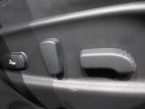 運転席側 助手席側にパワーシ-トついています