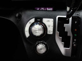 車内の温度管理に便利なオートエアコン☆