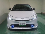 明度の高いLEDヘッドライトで、夜間の運転も安心です。