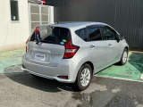 充電を気にすることなく、どこまでも走れる。電気自動車のまったく新しいカタチです。ガソリンエンジン車の感覚で、電気自動車を楽しめる。新次元の「電気の走り」をぜひ味わってください!!