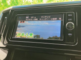 停車中に楽しめるTV機能。移動の合間にニュースや番組をチェックできます。