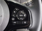 ◆アダプティブクルーズコントロール◆予め設定した車速内でクルマが自動的に加減速。前走車との適切な車間距離を維持しながら追従走行します。【LKAS】車線維持支援システムでステアリング操作を支援。
