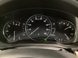 視界の整理やメーター周りの情報配置もシンプルで、運転中に余計なストレスを感じにくい点は大人向けの装飾と言えます♪