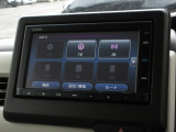 ナビゲーションは純正メモリーナビ(VXM-225Ci)を装着しております。AM、FM、CD、Bluetoothがご使用いただけます。初めて訪れた場所でも安心ですね!