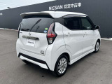 後ろ姿までカッコイイ!ワイド感のあるリアデザインで、軽自動車とは思えない存在感。大きなバックドアで荷物の積み降ろしもラクラクです!