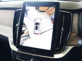 更に360&deg;ビューの単独表示も可能です 車を上から見下ろしたように車外を確認できるため、一切の死角がない状態で駐車が可能です