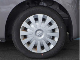 【ホイールキャップ】車に良く似合う純正ホイールキャップが装備されています。ノーマルタイヤ、スタッドレスタイヤもスズキ自販島根にお任せください。