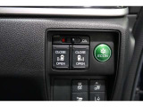 ◆◆両側電動スライドドア!!荷物で手が塞がる時など簡単にドアの開閉が出来ます!何より力いらずで開閉OK!女性やお年寄りにも優しい♪電動機能はOFFにもできますから元気なお子様の駆け出しも安心!