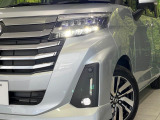 【LEDヘッドライト】悪天候や夜間走行時も良好な視界を確保し安心して運転できる高輝度LEDヘッドライトを装備!点灯速度が早く、消費電力も抑えられています。