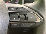 停車中にTVを楽しむことができ、より快適な時間を過ごせます。ニュースや番組をチェックしたり、映画鑑賞をしたりと、様々な用途で活用できます。リラックスした空間を提供します。