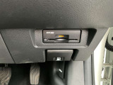 【ETC2.0】高速料金の自動決済に加え、渋滞回避や安全運転に役立つ道路情報を受信できる高度システム。より快適で効率的なドライブをサポートします。