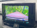 【バックカメラ】駐車時に後方がリアルタイム映像で確認できます。大型商業施設や立体駐車場での駐車時や、夜間のバック時に大活躍!運転スキルに関わらず、今や必須となった装備のひとつです!
