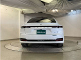 リヤ、後ろから見るとまた車の印象が変わってきますね☆☆