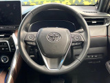 インテリアに合わせたデザインのステアリングは、運転される方のことも考え、運転しやすい形状、大きさです。是非一度、実際に触ってお確かめください。
