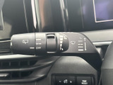 雨天時でもクリアな視界を確保。操作も簡単で、運転に集中できます。悪天候時でも安全なドライブをサポートします。