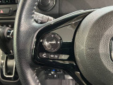 ステアリングにオーディオ操作スイッチが付いています。オーディオ画面に直接タッチしなくても操作が出来ますので、運転に集中できます。