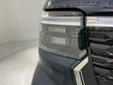 LEDヘッドライトは、点灯の瞬間から最大光量を発揮し、突然暗くなるトンネルなどでの安定感を高めます。