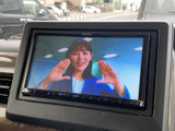 お好みの音楽をクリアに楽しめるオーディオ画面。様々なソースに対応し、車内でのエンターテイメントを豊かに彩ります。操作も直感的に行えます。