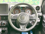 【純正革巻きステアリング】上質な革を使用することで、手にしっかり馴染みとても運転しやすいハンドルです♪