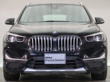 【キドニーグリル】BMWの代名詞。一目見ただけでBMWであると認識できる確固たるアイコンとして存在感を放ちます。