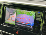 狭い場所での駐車も安心。後方の状況を画面で確認できるので、安全にバックできます。ガイドライン表示で、より正確な駐車操作を。