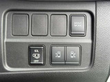 両側が電動スライドドアで、左右どちらからでも乗り降りOK。更に運転席のスイッチ、インテリキーのボタンでも開閉自在。挟み込み防止機能も安心です!