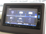 ナビゲーションは純正メモリーナビ(VXM-185VFi)を装着しております。AM、FM、CD、DVD再生、Bluetooth、音楽録音再生、フルセグTVがご使用いただけます。