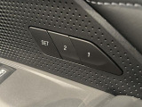 【メモリー機能付きパワーシート】運転手が代わってもボタン一つで設定ポジションに。常にご自身のドライブ設定が整います。