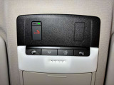 【SOSコール】スイッチを押すだけでオペレーターに接続。警察や消防に連絡し、緊急車両を手配。クルマの位置情報も共有されます☆