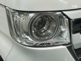 LEDヘッドライトは、点灯の瞬間から最大光量を発揮し、突然暗くなるトンネルなどでの安定感を高めます。