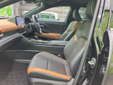ドライバー視点からの視界は、広く開放感があります。操作しやすい配置で、運転に集中できます。快適なドライビングを。