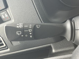 雨天時でもクリアな視界を確保。ワイパーの操作は簡単で、運転に集中できます。悪天候時でも安心の機能が備わっています。