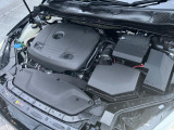 【T3エンジン(1.5L直列4気筒直噴ターボエンジン)】排気量を抑えながら、力強いパワーを発揮するまったく新しいボルボのエンジン。ゆとりあるドライビングプレジャーと心地よいドライビングフィールも実現。