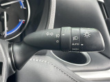 【オートライト(AUTO)】外の明るさをシステムが感知して、自動でヘッドライトが点灯します。ヘッドライトをつけ忘れを防ぐ便利機能です。