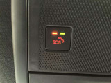 エアバッグ作動時や後突時、もしくは車内のSOSボタンを押した際に緊急通報オペレーターに連携し、救急・警察を手配します。更にオペレーターにも連携、お客様のご要望に応じてロードサービスの手配を行います。