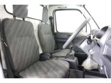見通しのよいすっきりとした視界で、誰でも運転しやすいです。