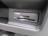 『ETC2.0』を装着しています♪♪ 有料道路での料金所の手間を省いて運転に集中できます♪♪ 車から離れる時はカードの抜き取りをお忘れなく♪♪